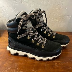 SOREL Kinetic Conquest Lace Up Sneaker Hiking Boots in Black Size 6